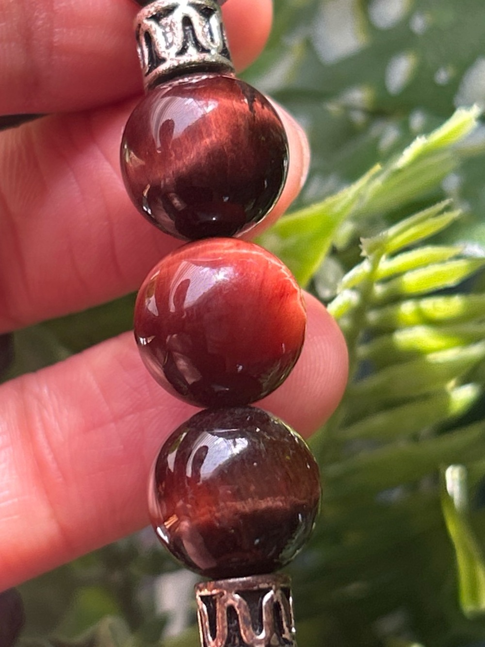 Red tiger eye and faceted black obsidian beaded stretch bracelet - Picture 5 of 10